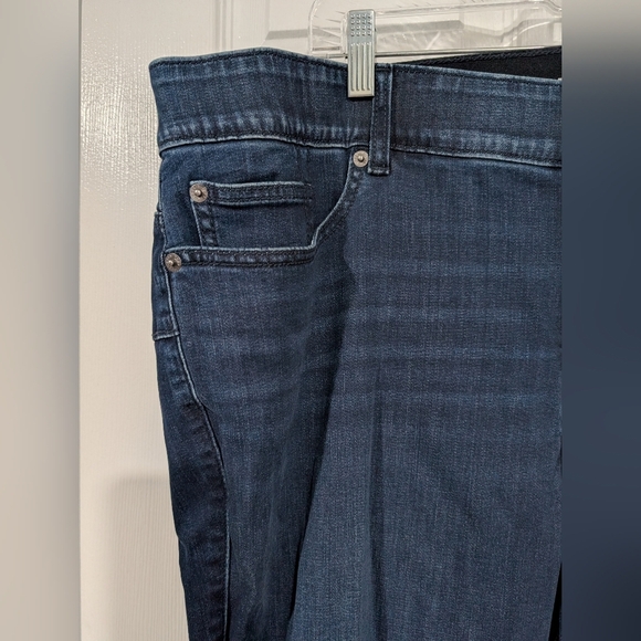 Torrid Dark Wash Bombshell Flare High-Rise Jean in Size 24 S (Short) - Picture 3 of 15